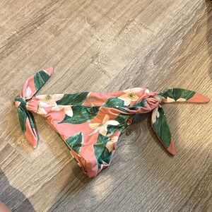 Benoa swim size small